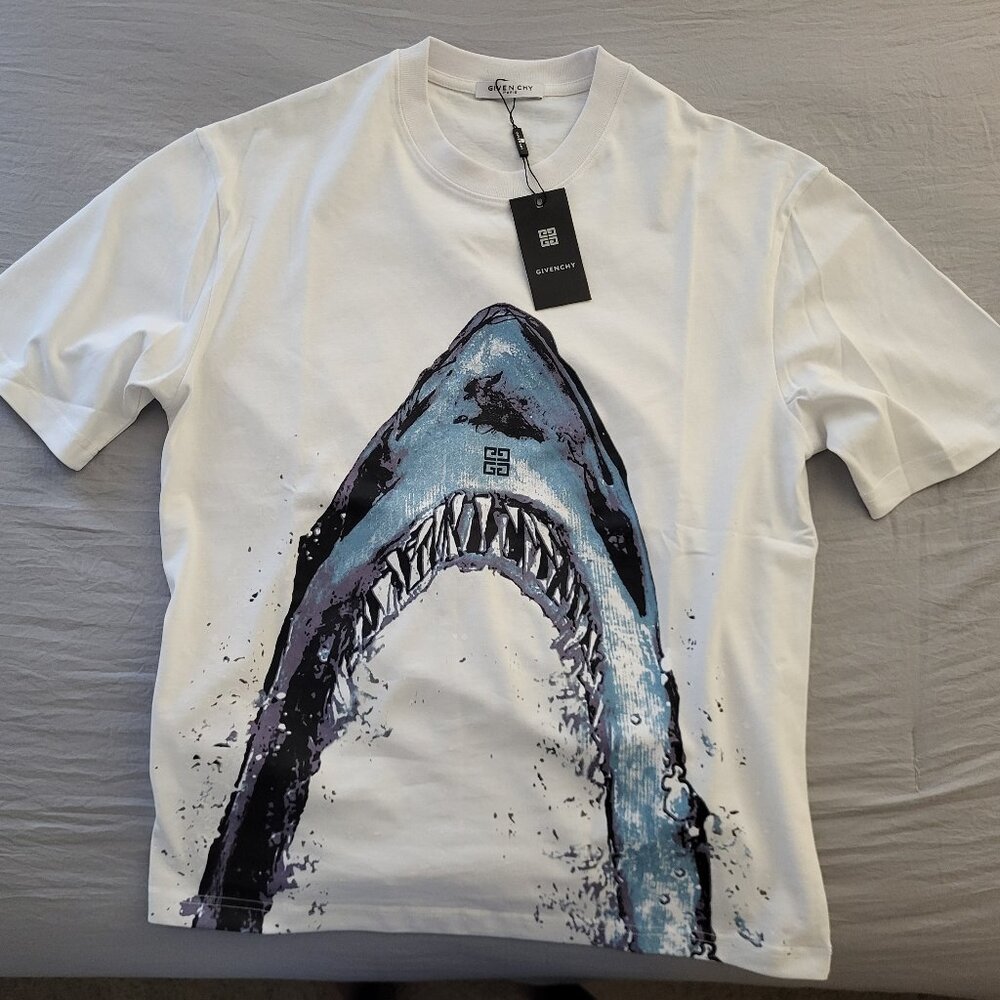 Givenchy T shirt